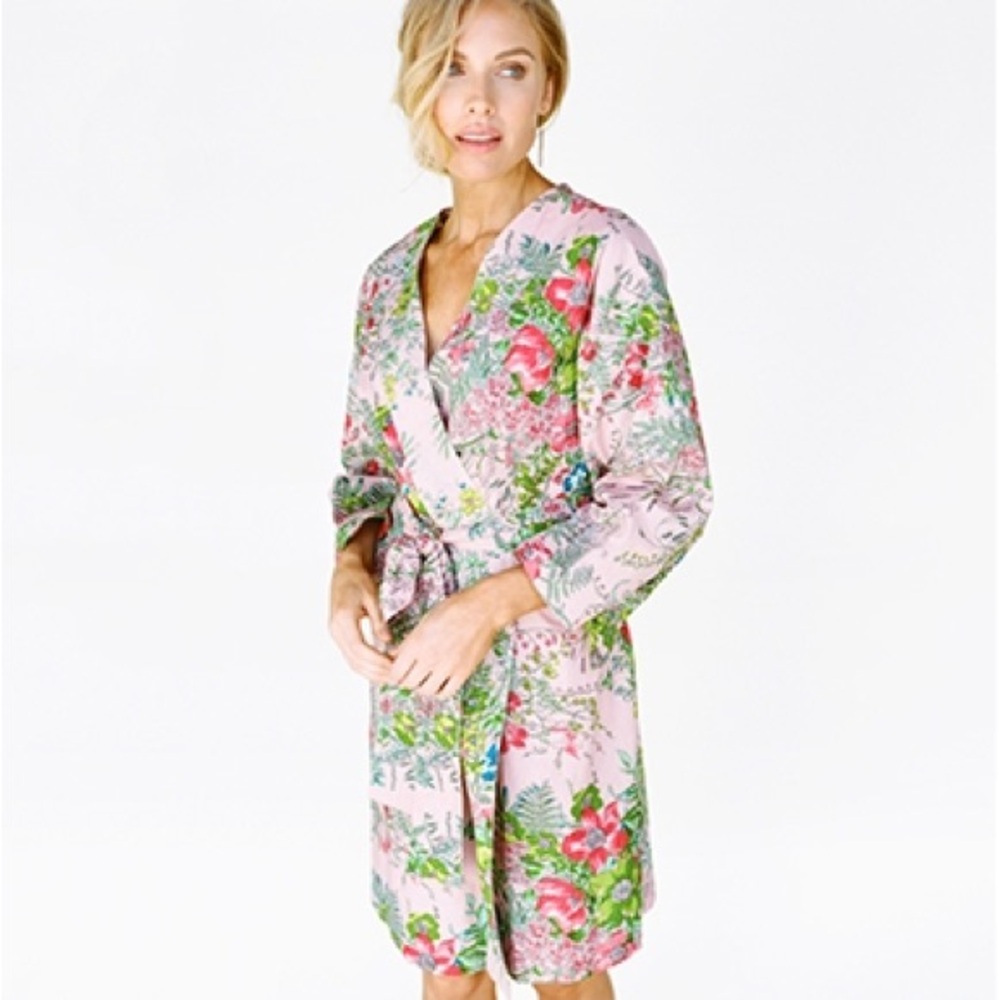 Plum Pretty Sugar Kimono Robe Pink Floral